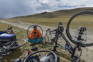 Illustration de l'article : 17 photos captivantes de Diuna, Chien Loup Tchécoslovaque enchaînant les périples en famille