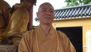 Illustration de l'article : Un moine bouddhiste sauve des milliers d’animaux errants d’une mort certaine