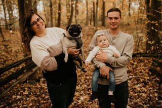 Illustration de l'article : Un groupe de secours aux animaux rejette l'adoption d'un chiot pour une famille en raison du handicap de leur enfant