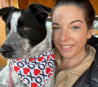 Illustration de l'article : L'hommage poignant d'une bénévole à son protégé canin avant son adoption définitive