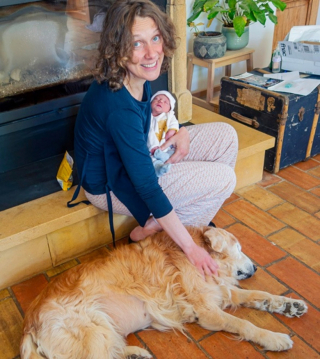 Illustration de l'article : Ce Golden Retriever âgé vit une deuxième jeunesse depuis qu’il a trouvé une famille aimante