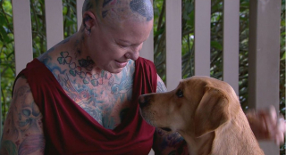 Illustration de l'article : Cette femme se fait expulser d’un hôtel pour être entrée avec son chien d’assistance