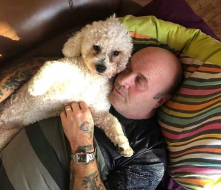 Illustration de l'article : 9 chiens qui ont conquis les cœurs de papas qui refusaient catégoriquement d'en avoir