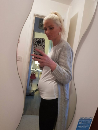 Illustration de l'article : Grâce à sa petite chienne, une femme découvre qu’elle est atteinte d’un cancer