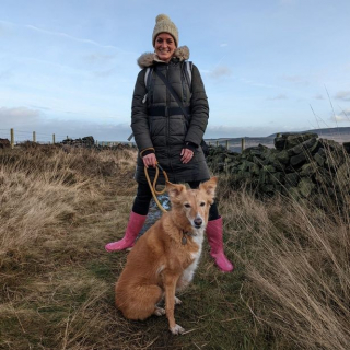 Illustration de l'article : C’est grâce à la présence de son chien bien-aimé que cette femme parvient à surmonter le deuil causé par la mort de son père