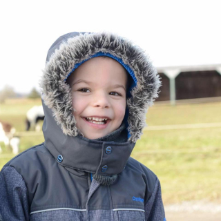 Illustration de l'article : Un couple se voit refuser l’adoption d’un chien dans un refuge, car son fils est atteint d’autisme