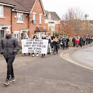 Illustration de l'article : Le combat d’un homme passionné par les American Bullies XL pour sauver autant de chiens que possible avant leur interdiction
