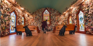 Illustration de l'article : D&eacute;couvrez Dog Mountain : un sanctuaire qui rend hommage &agrave; nos chiens tant aim&eacute;s 