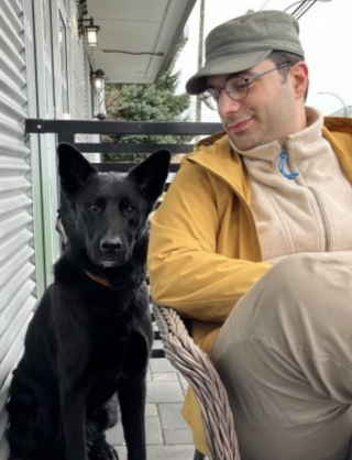 Illustration de l'article : La merveilleuse chaîne humaine pour venir en aide à Meshki, un croisé Berger Allemand renversé par une voiture