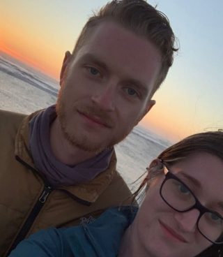 Illustration de l'article : Ce jeune homme a la plus romantique des idées, en voyant le jeune Banjo pour la première fois (vidéo)