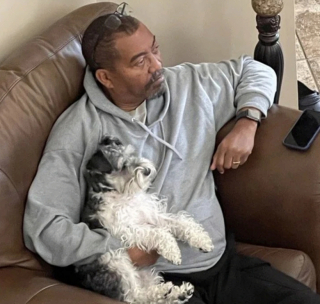 Illustration de l'article : 9 photos montrant l’amour formidable entre les chiens et les pères de famille