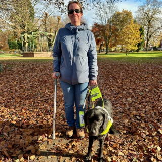 Illustration de l'article : Une chienne guide d'aveugle parcourt plus de 8 000 kilomètres pour redonner son indépendance à une femme atteinte de cécité