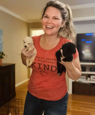 Illustration de l'article : Face à 11 chiots abandonnés, un couple se mobilise et entraîne tout son voisinage dans un sauvetage émouvant