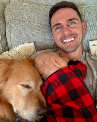 Illustration de l'article : Cette chienne exemplaire aide ses humains en berçant le bébé de la maison (vidéo)