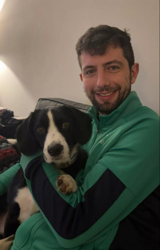 Illustration de l'article : Ce couple parcourt 1.600 kilomètres pour tenter de sauver la vie de leur chien atteint d’une maladie du foie