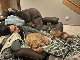 Illustration de l'article : Ignorant qu’elle souffre d’un cancer du sein agressif, son chien le détecte avant les médecins et lui sauve la vie