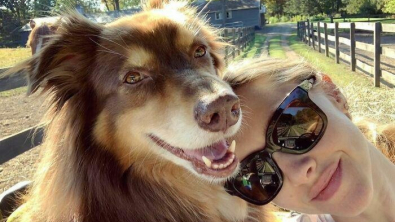 Illustration : "20 photos sublimes de célébrités posant en compagnie de leurs chiens"