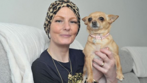 Illustration : "Grâce à sa petite chienne, une femme découvre qu’elle est atteinte d’un cancer "
